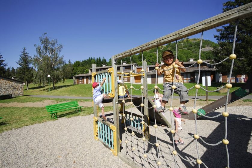 Eté : VVF Village Club Saint-Julien-Chapteuil