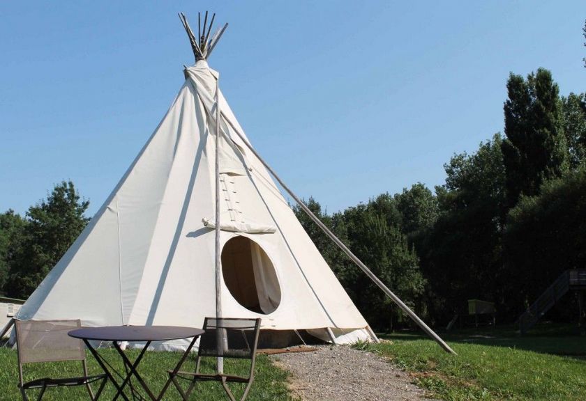 Les tipis en famille, un hébergement insolite au cœur des Châteaux de la Loire