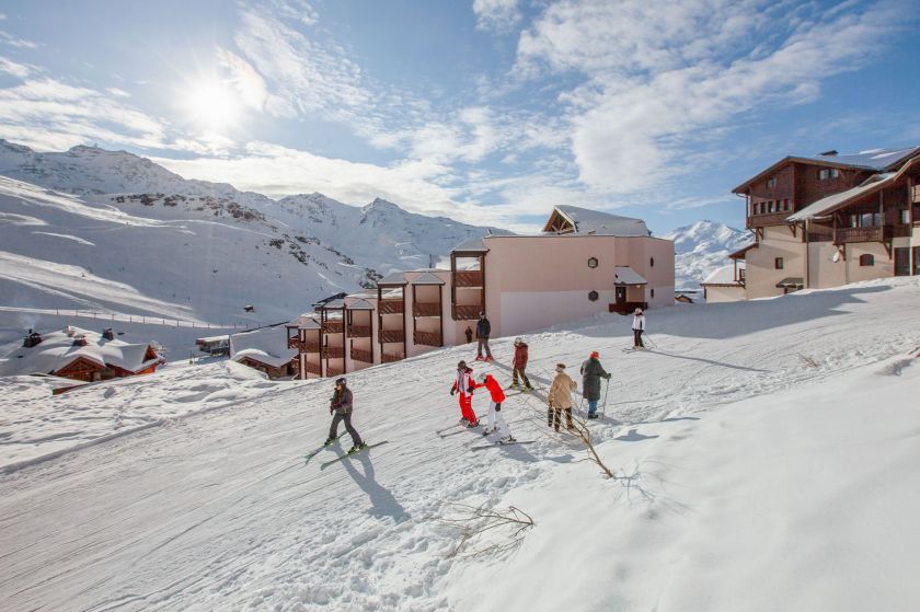 Départ skis au pieds