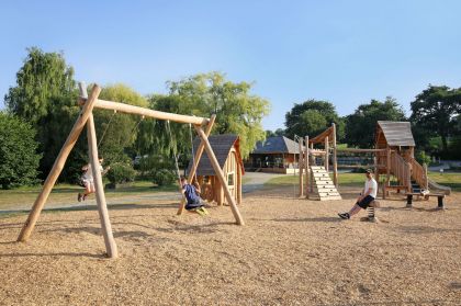 L'aire de jeux pour enfants pour se faire des copains