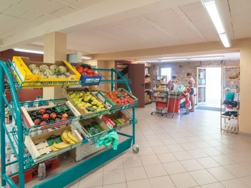 La petite épicerie locale