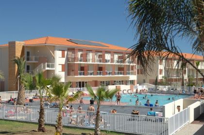 La piscine extérieure de la résidence Club Les Demeures de la Massane à Argelès