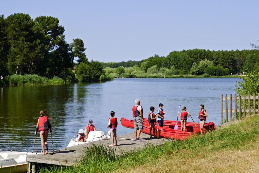 De nombreuses activités sont possibles sur le grand lac de Rillé en Indre-et-Loire