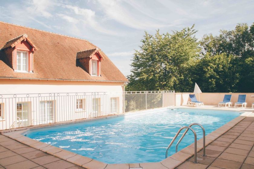 Piscine extérieure chauffée