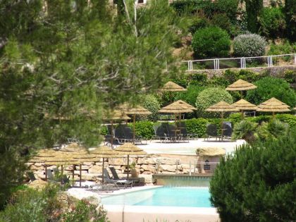 L'Hôtel Le Frégate Provence et ses piscines en famille