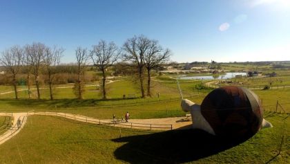 Panorama sur le domaine nature depuis le château dans les arbres