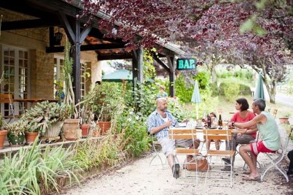 Le bar extérieur pour se détendre en famille