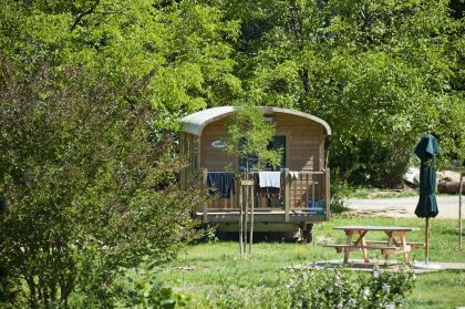 Les roulottes du camping Indigo Sarlat en Dordogne